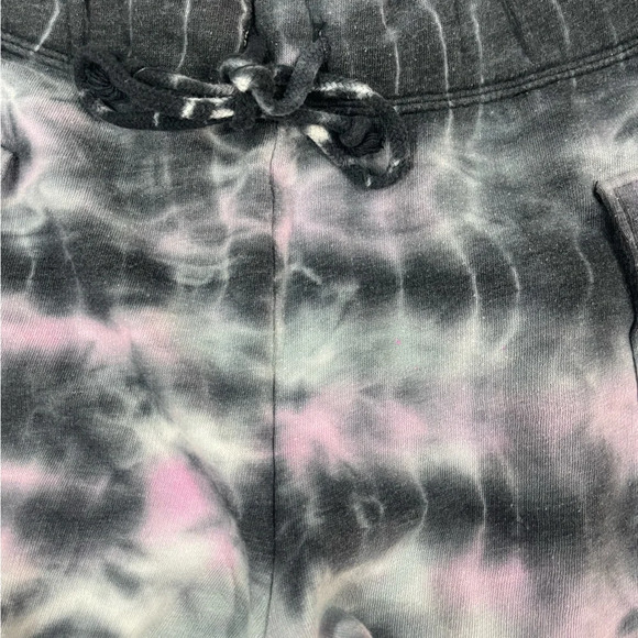 Victoria Secret Pink Shorts only worn one time in Great Condition Size S - Picture 4 of 5